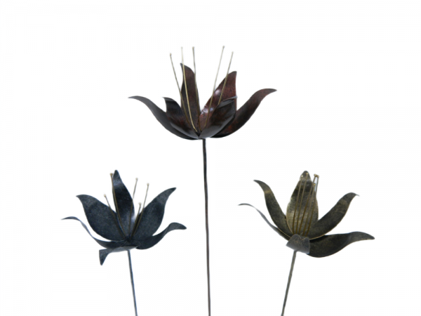 Metal lily on 1m Stick - Set of 3 - Mix